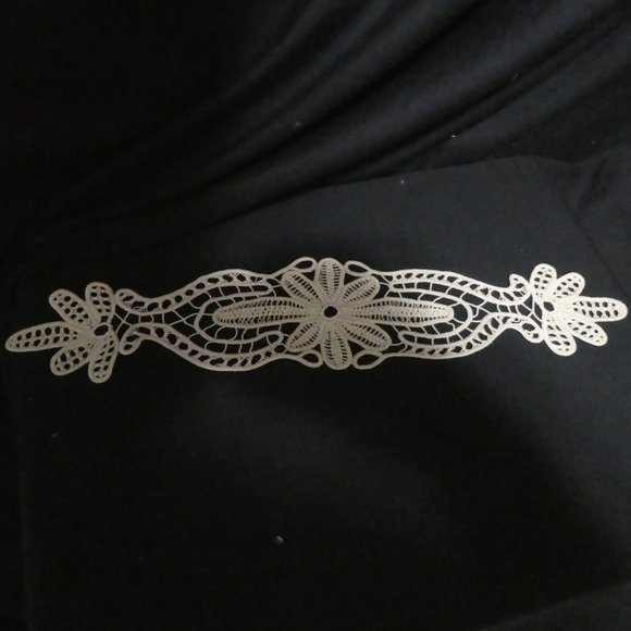 Floral crochet lace doily - Picture 1 of 6